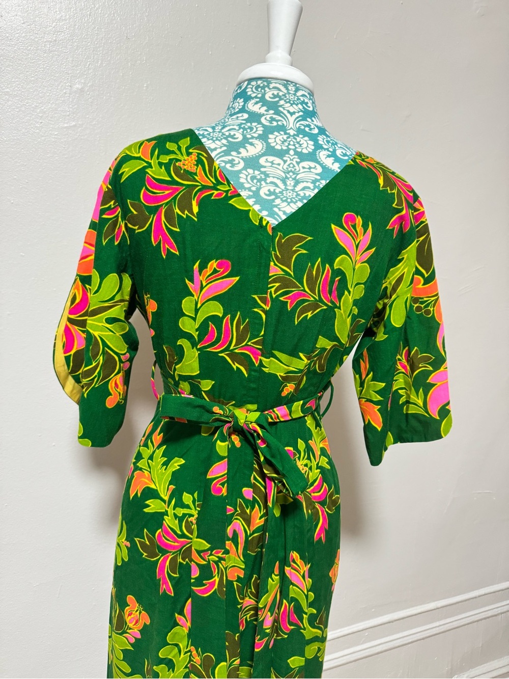 Ja-Na of Hawaii Vintage 70s Botanical Green Print Kimono Style Dress - Picture 11 of 15